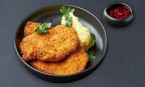 Šnicelis su skrudintom bulvytėm